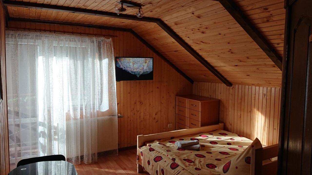 Любе Hotell Jablunytsja Eksteriør bilde