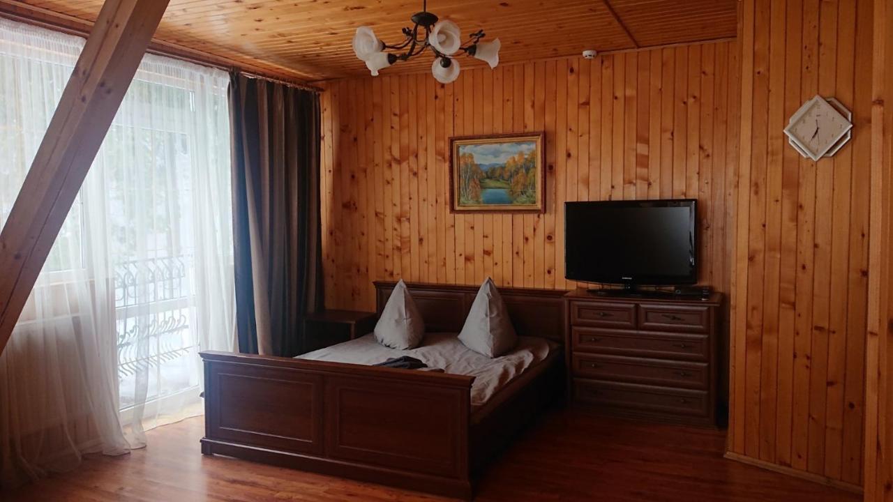 Любе Hotell Jablunytsja Eksteriør bilde