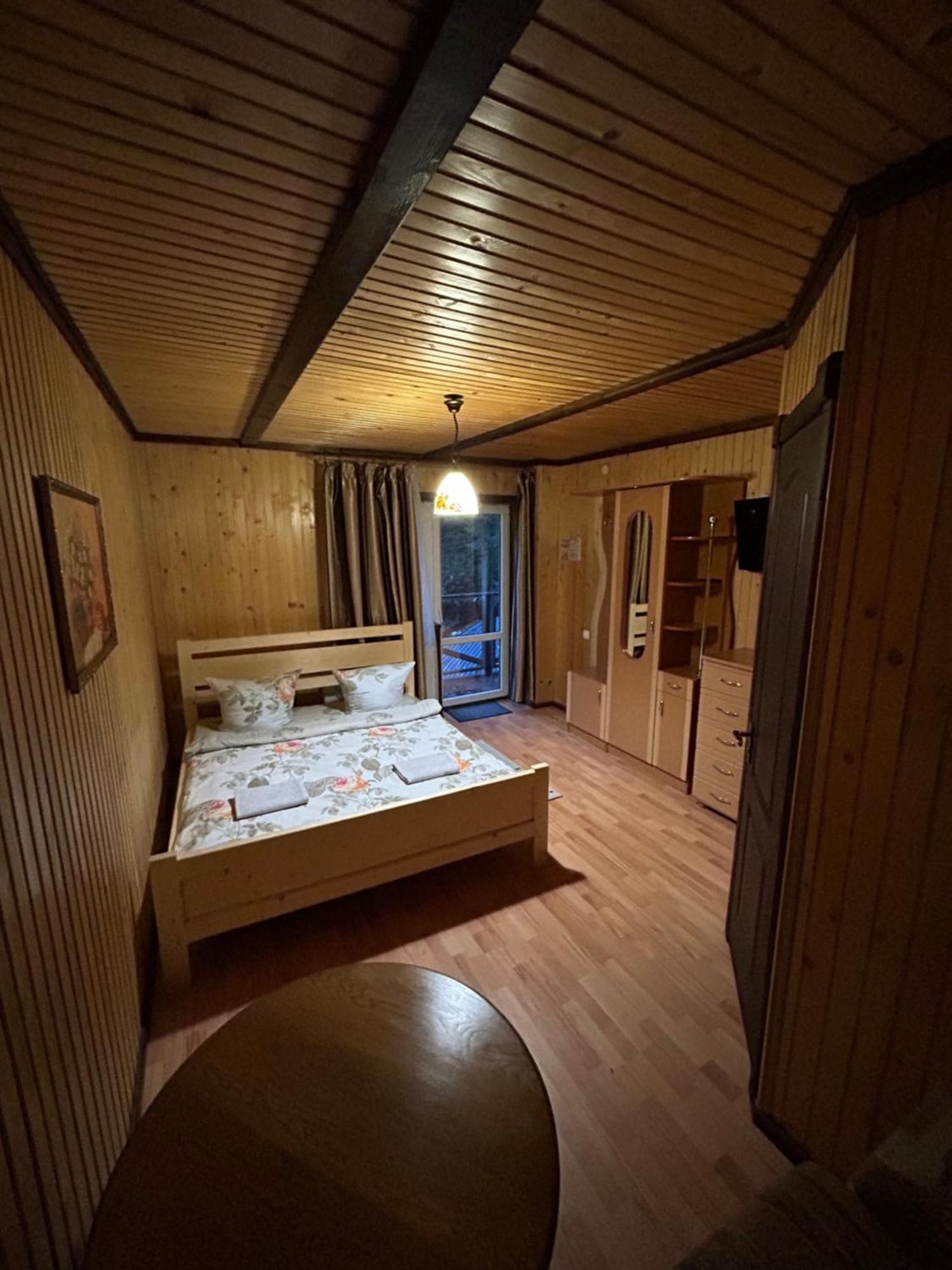 Любе Hotell Jablunytsja Eksteriør bilde