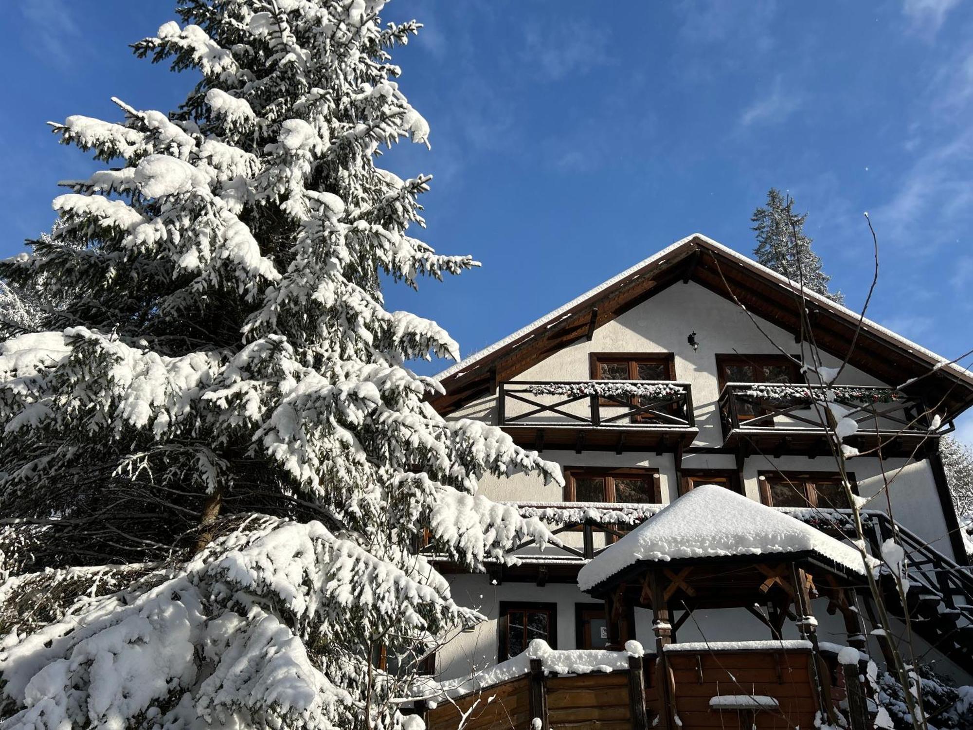 Любе Hotell Jablunytsja Eksteriør bilde
