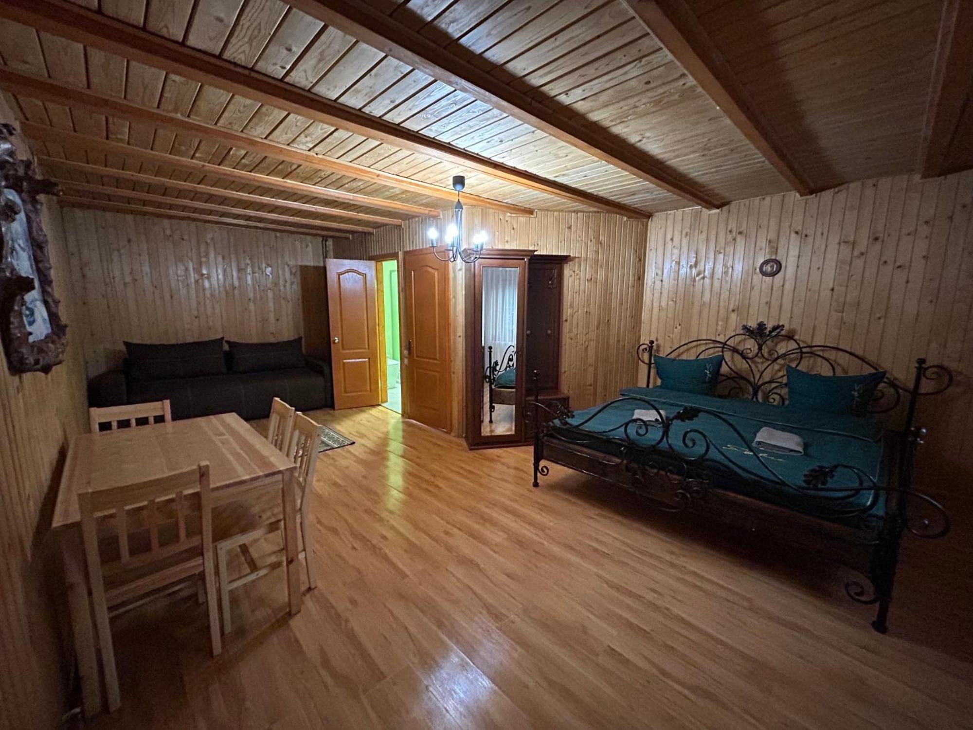 Любе Hotell Jablunytsja Eksteriør bilde