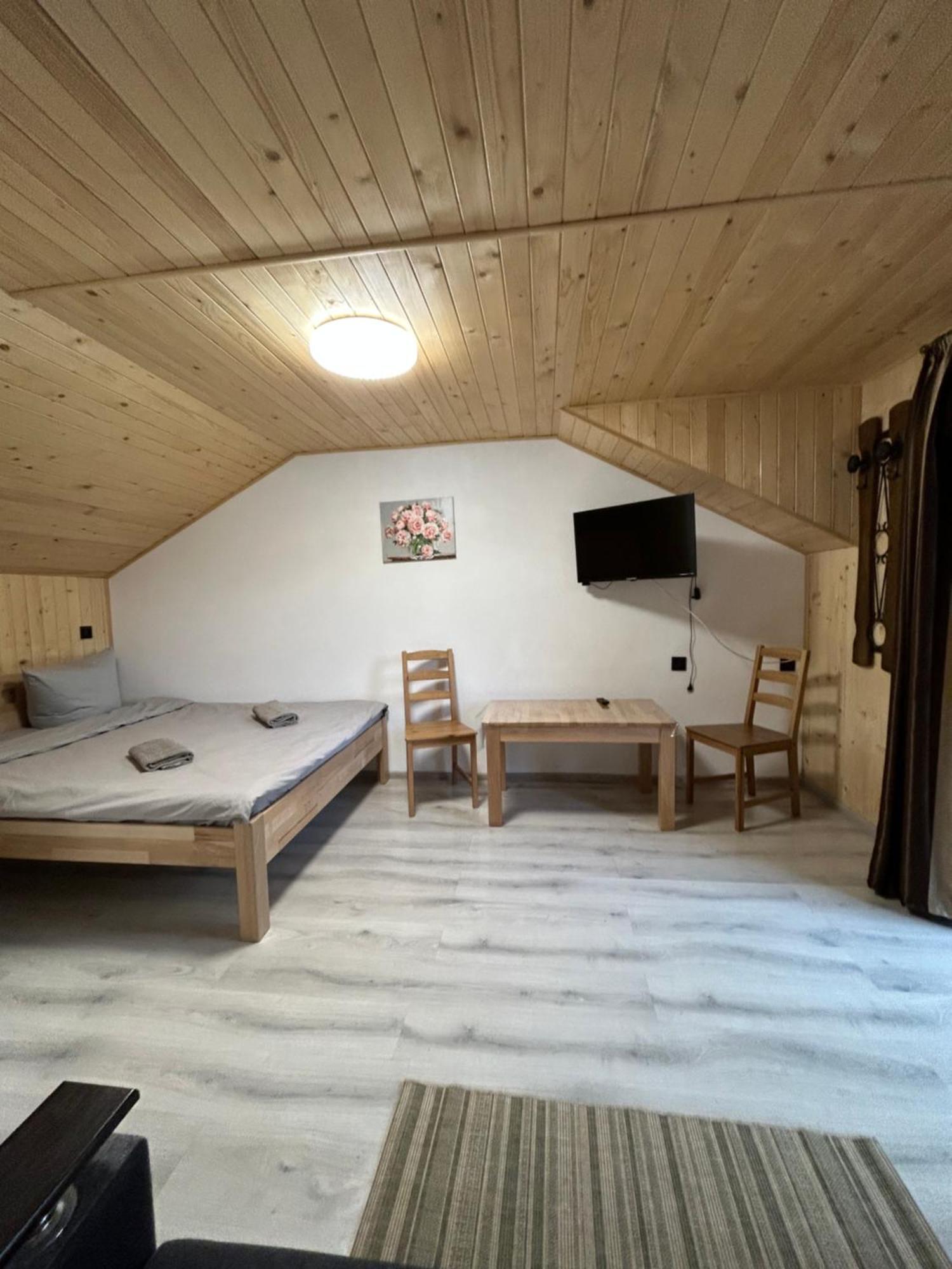 Любе Hotell Jablunytsja Eksteriør bilde