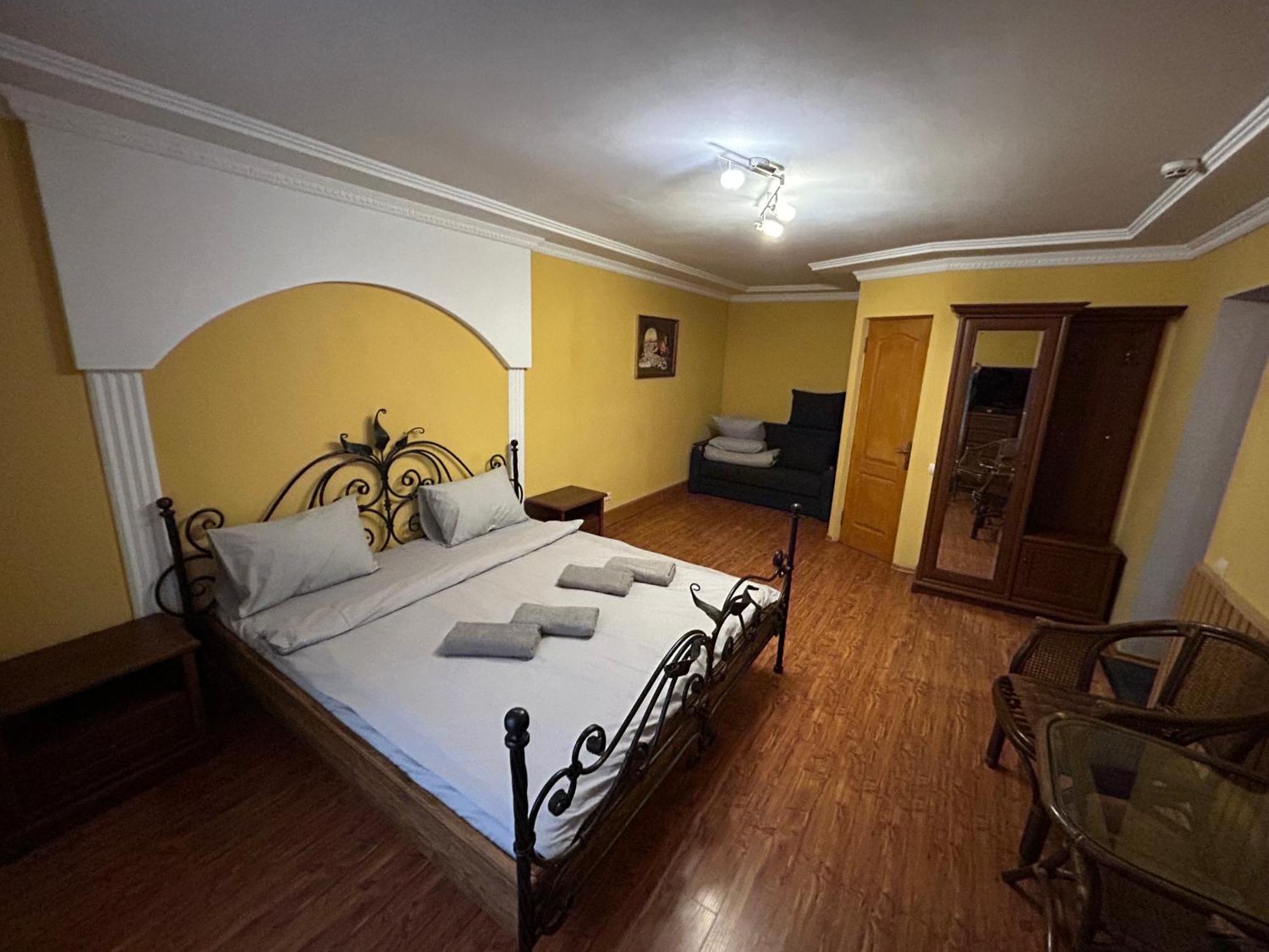 Любе Hotell Jablunytsja Eksteriør bilde