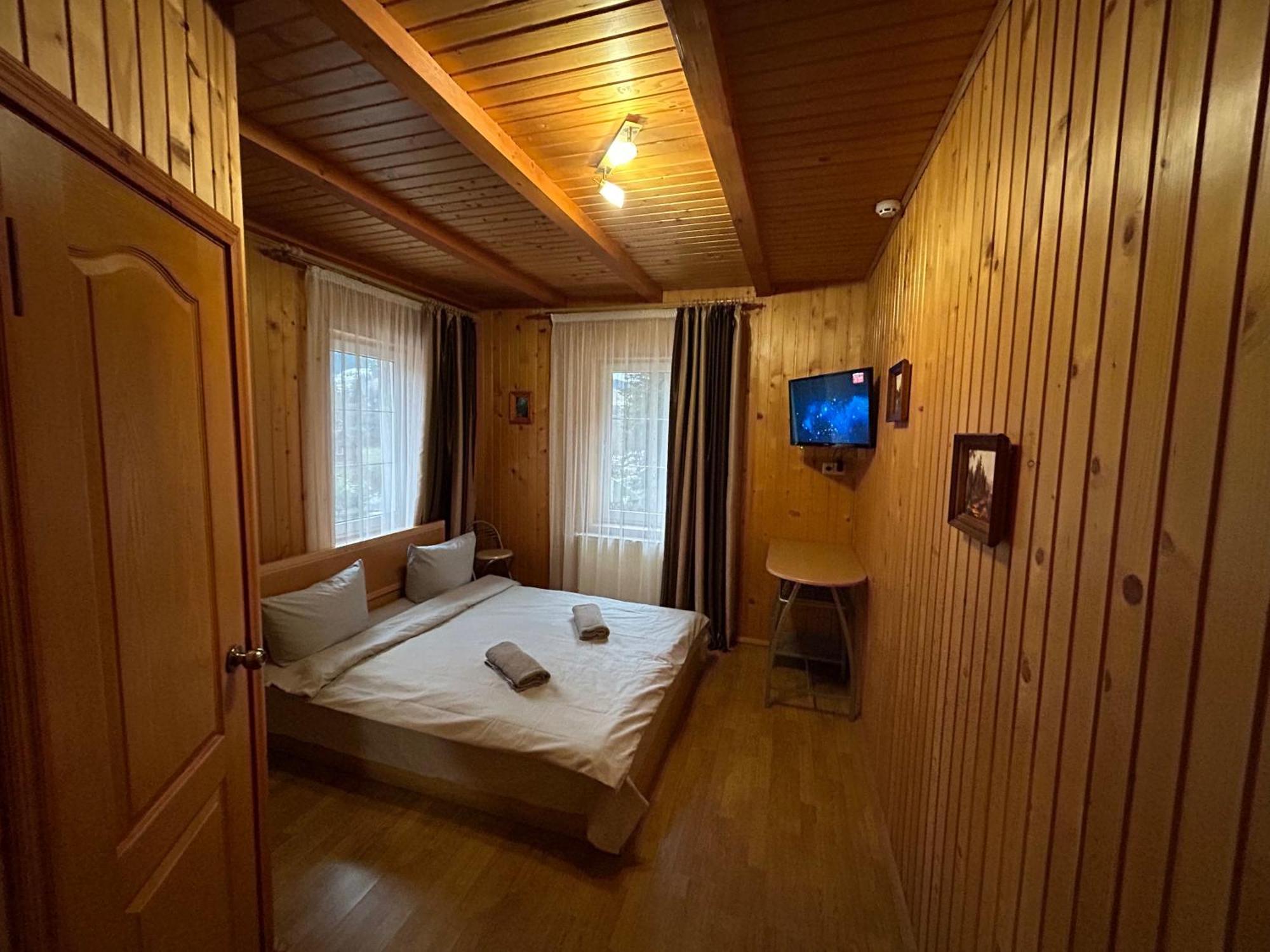 Любе Hotell Jablunytsja Eksteriør bilde