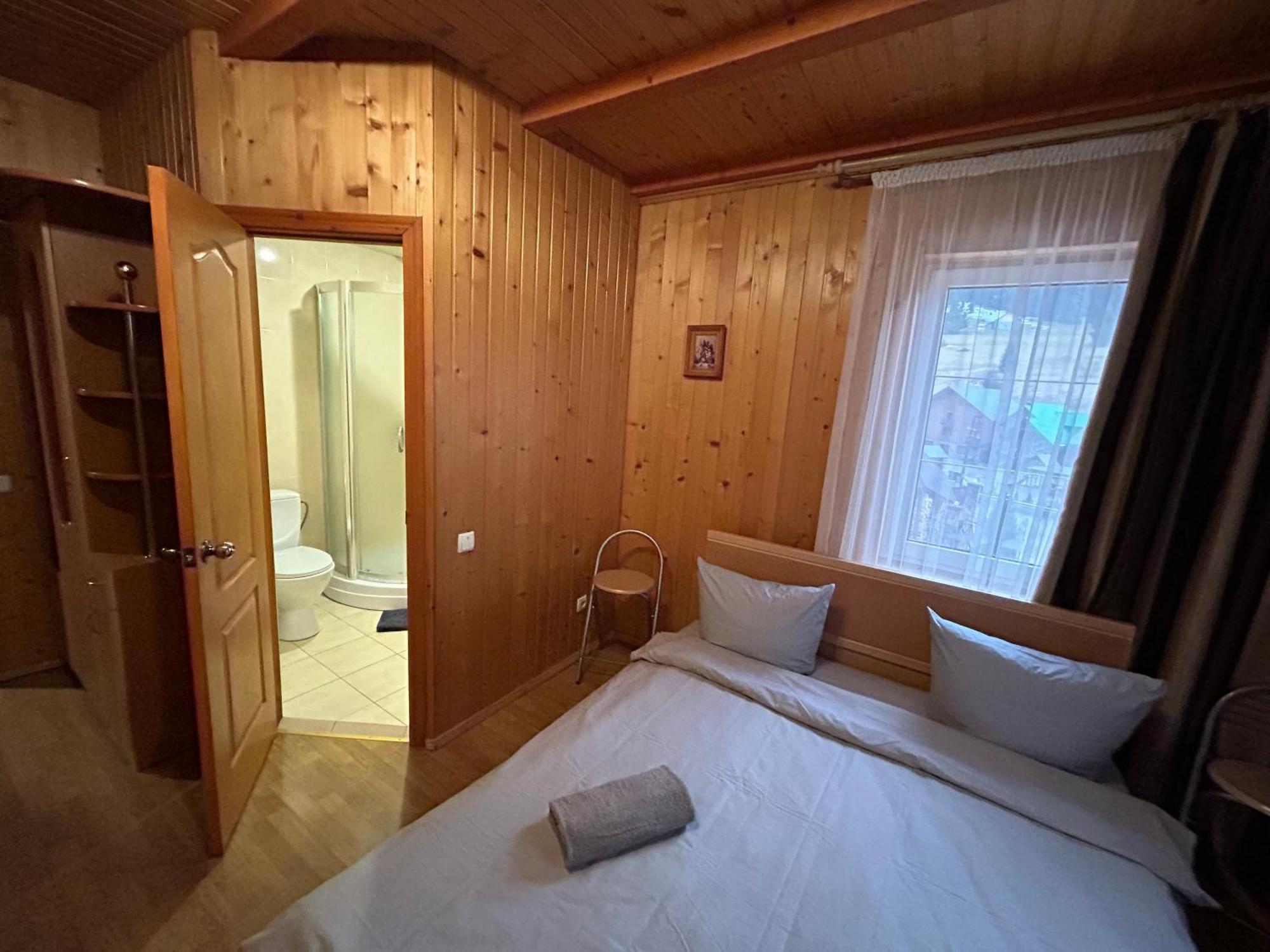 Любе Hotell Jablunytsja Eksteriør bilde