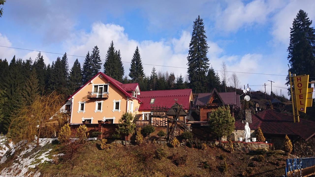 Любе Hotell Jablunytsja Eksteriør bilde